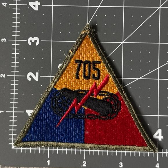 WW2 US Army 705th Tank Destroyer Battalion Patch - #1510 - Picture 1 of 2